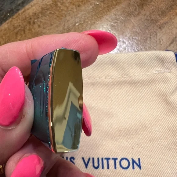 Louis Vuitton Gold Padlock Bag Charm includes dust bag and box - Picture 8 of 13